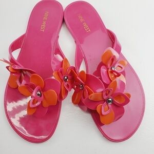 Nine West Women Flipflop jelly sandals size 9 embellishment with flowers in pink